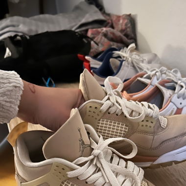 Jordan 4 Beige cream 