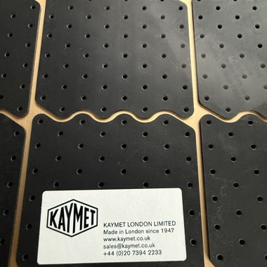 Kaymet-Servierwagen mit 2 goldenen Ablagen