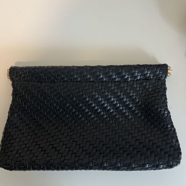 Schwarze Flecht-Clutch
