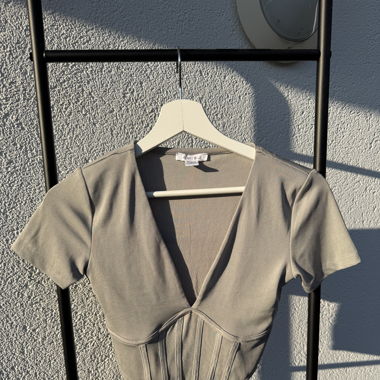 Graues Crop Top