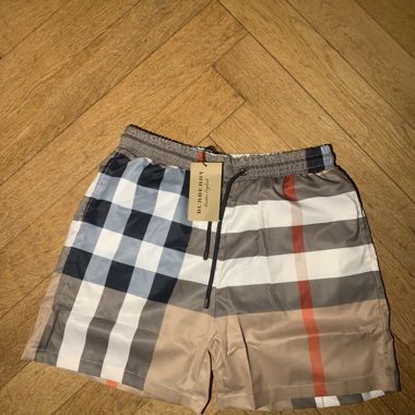 Burberry Shorts Cream / Beige