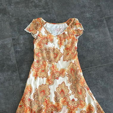 Robe à motif orange 