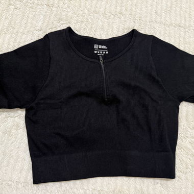 top de sport noir 