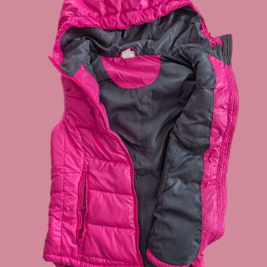 Gilet rosa con cappuccio