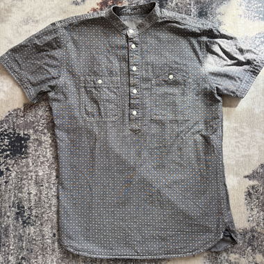 Short-sleeve shirt