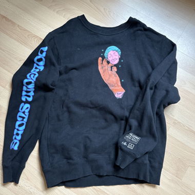 Black graphic sweatshirt