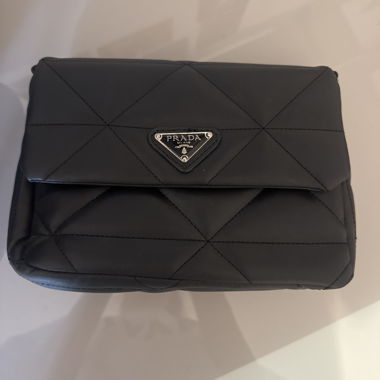 Clutch nera Prada