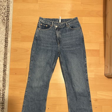 Weekday jeans assymetrical 