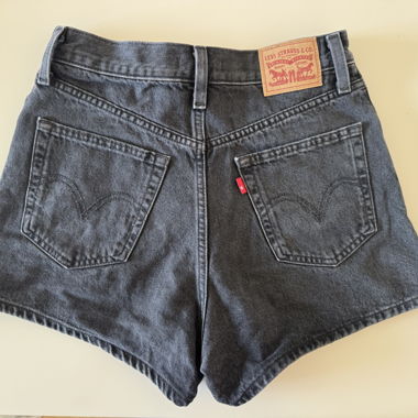 Shorts in jeans Levi's a vita alta Gr. 27 nero