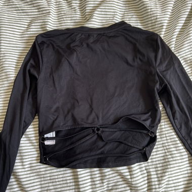 Haut manches longues dos lacets, Bershka 