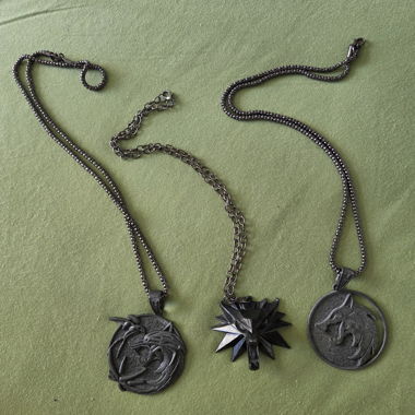 Set di 3 collane Witcher 