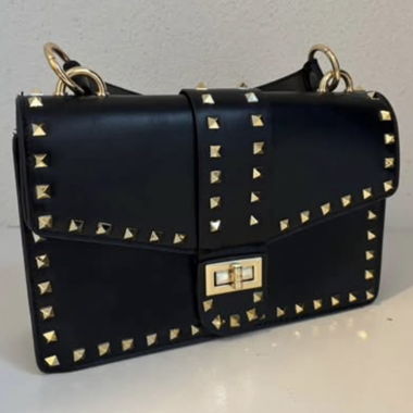 Kleine Tasche mit Nieten