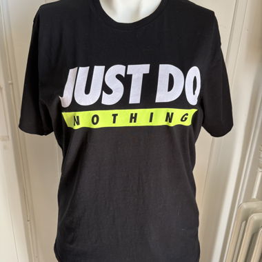 T-shirt noir JUST DO NOTHING