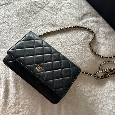 Chanel Classic Wallet on Chain