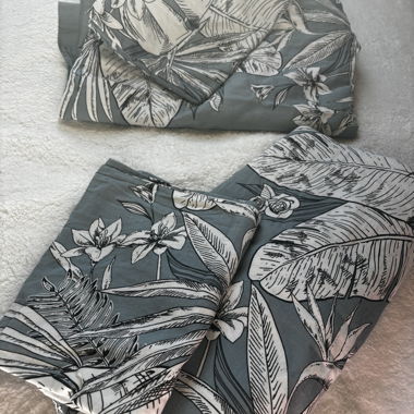 Wenig gebrauchte Bettwäsche je 2x 220x240cm 