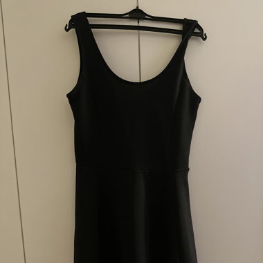 Kurzes Schwarzes Kleid