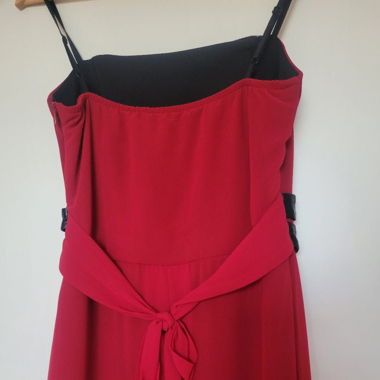 Rotes kleid