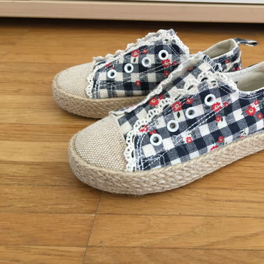 Tolle Sneakers mit Gummizug, Gr. 25/26