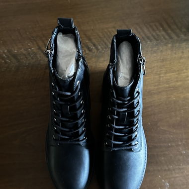 Schwarze ONLY Boots – NEU