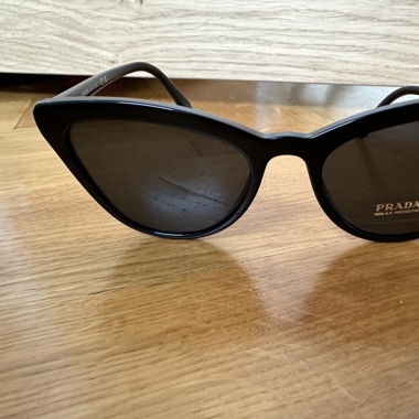Lunettes de soleil Prada