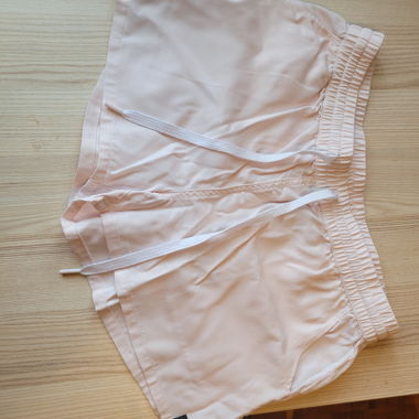 Shorts en poudre rose