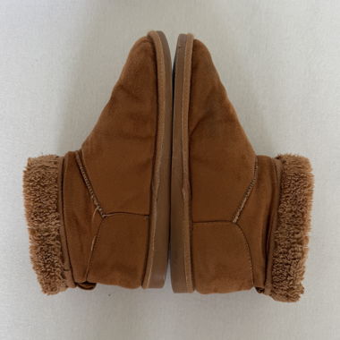 ugg dupes Cuffed faux fur slippers