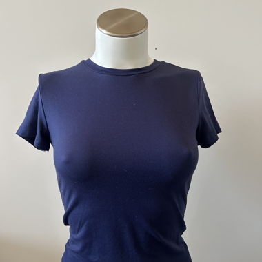 Dunkelblaues T-Shirt Basic