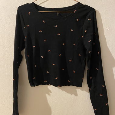 Langarm Shirt mit Regenbogen Motiv