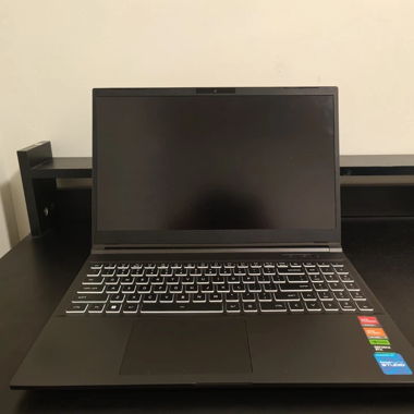 RTX4060 AMD Ryzen 7 7840HS 64 RAM 2TB SSD