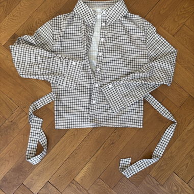 Chemise à carreaux avec ruban à nouer