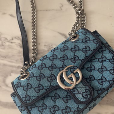 Tasche mit Monogramm