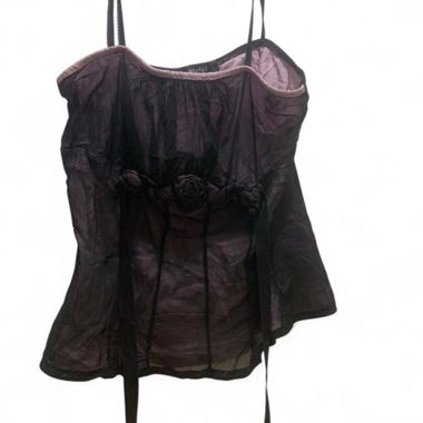 Lila Corsage-Top mit schwarzem Band