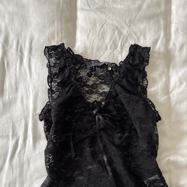 Lace tight fit brandy melville top 