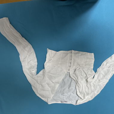 Weisses croped top mit v ausschnitt 