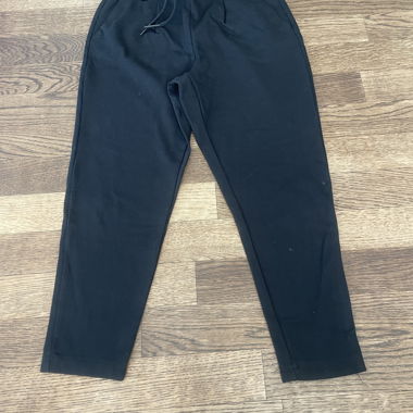 Pantalon en tissu 3/4 noir ONLY