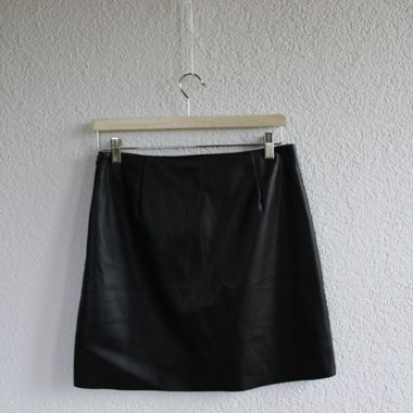 Fake-Lederrock mit Beinschlitz