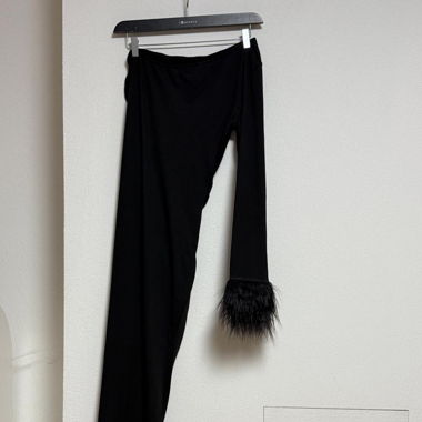 Schwarzes Kleid 