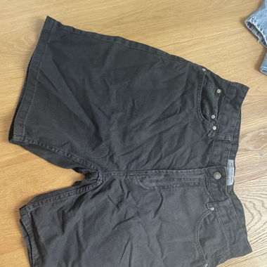 schwarze shorts