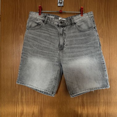 Shorts en jeans Pull&Bear, longueur mi-mollet