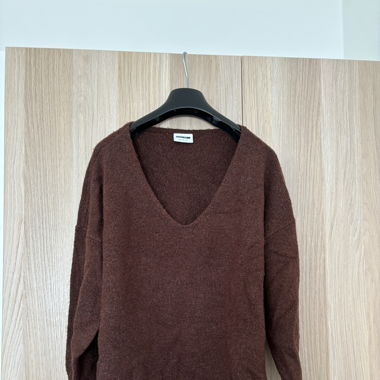 Brauner Pullover 