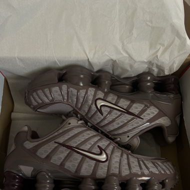 Night shox maroon