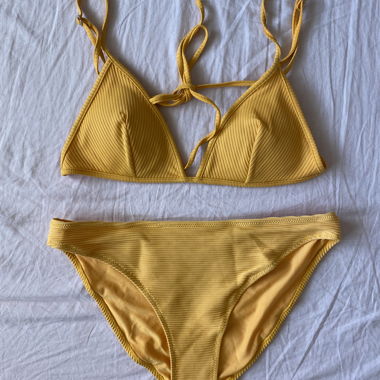 Bikini arancione a coste