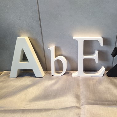 4 Einzel Buchstaben Holz zum Aufstellen A b E Z