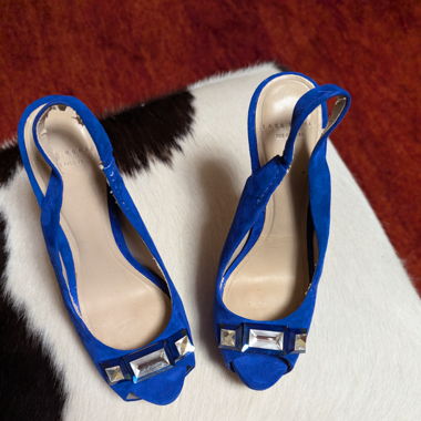 Exklusive High-Heels in Königsblau