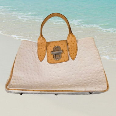 Weisse Leder-Handtasche mit Struktur