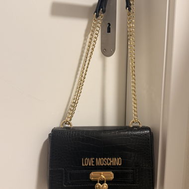 Love Moschino