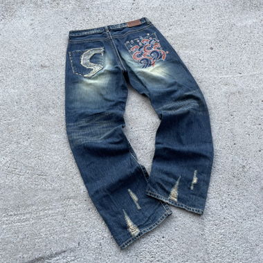 Jeans in denim giapponese, design vintage e lavaggio