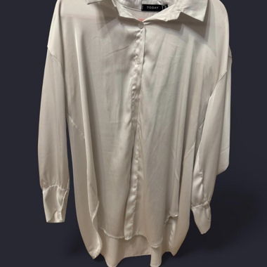Blusa in seta beige