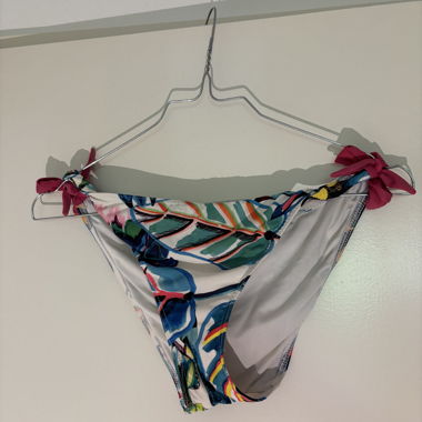 Schönes Bikiniunterteil
