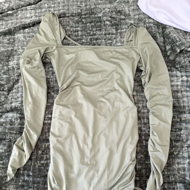 Robe verte olive